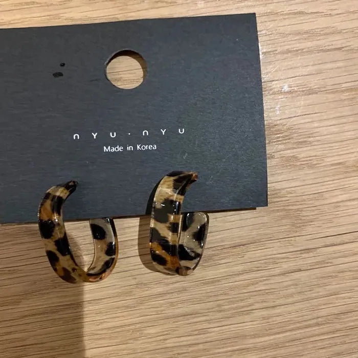 Acrylic Leopard Print Stud Earrings Women’s Retro Elegant Fashion Ring