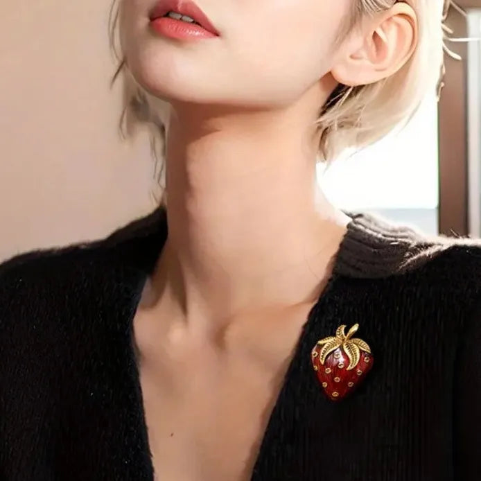 Luxury Strawberry Brooch Elegant Classic Jewelry Gift for Men Women