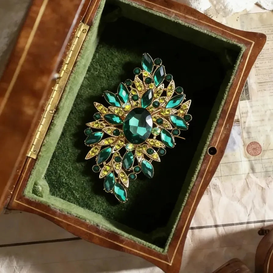 Classic Floral Brooch for Men & Women Wedding Party Gift Accessory
