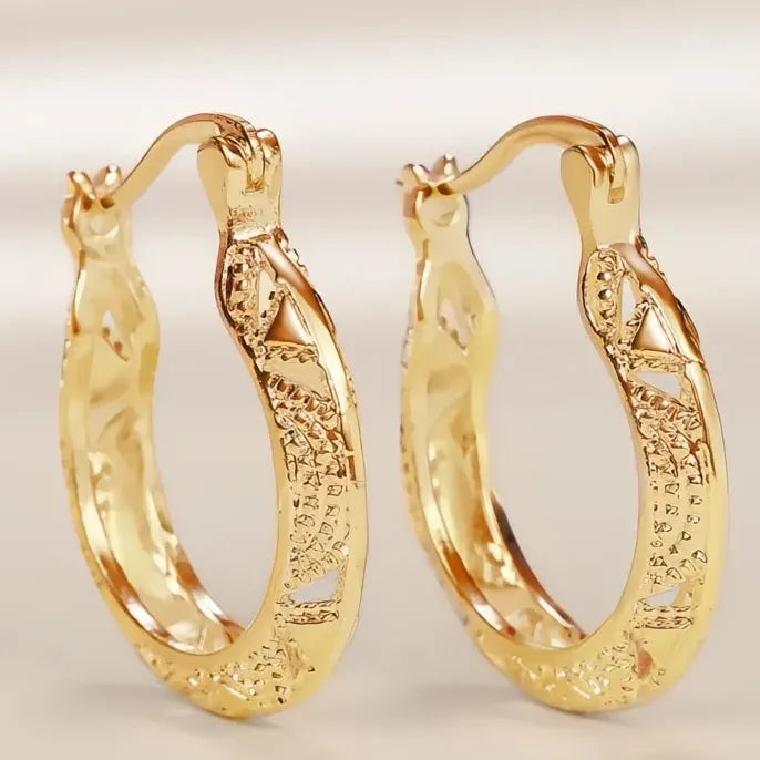 Fancy Hollow Out Pattern Metal Hoop Earrings for Women U Shape Circle Ear Jewelry Modern Fashion