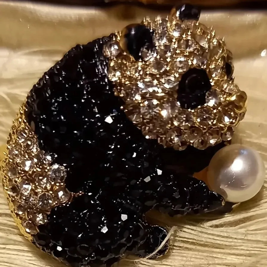 Classic Bear Brooch Animal Design Unisex Jewelry Gift