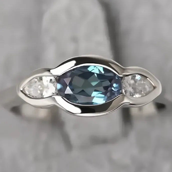 Women’s Geometric Brass Ring with Bright Cubic Zirconia Wedding Band Jewelry