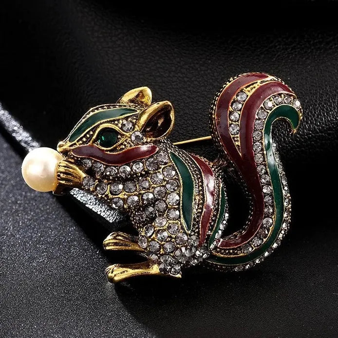 Classic Squirrel Brooch Pin Wedding Gift Jewelry for Men and Women