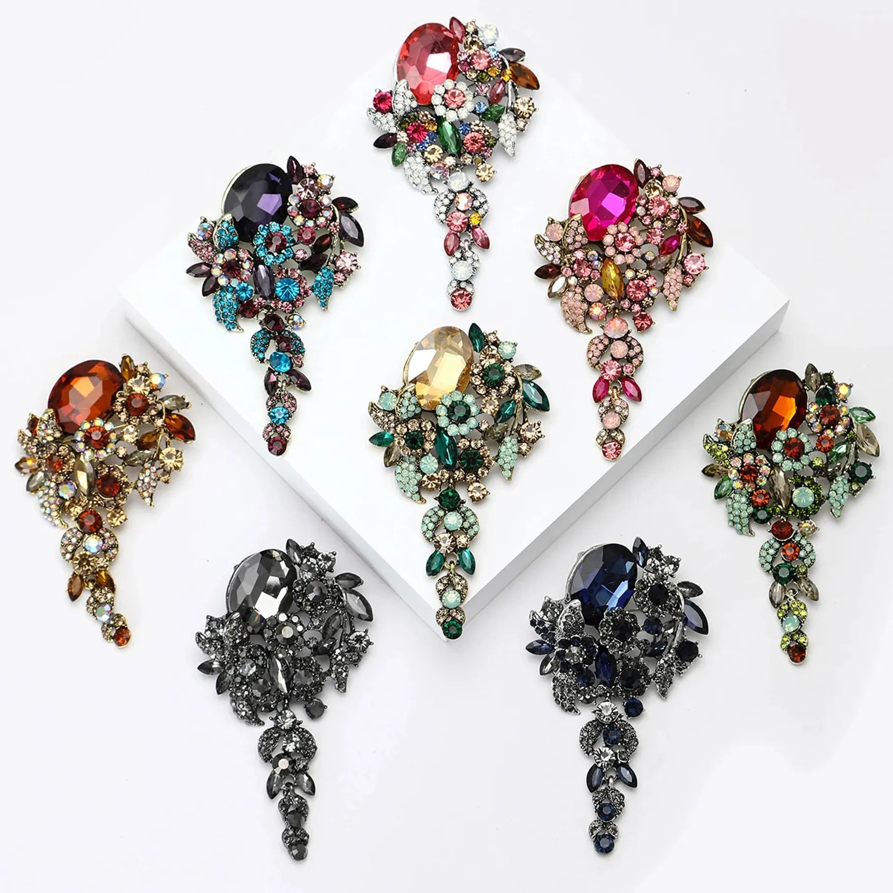 Vintage Floral Brooch Pin Jewelry Classic Style for Men Women