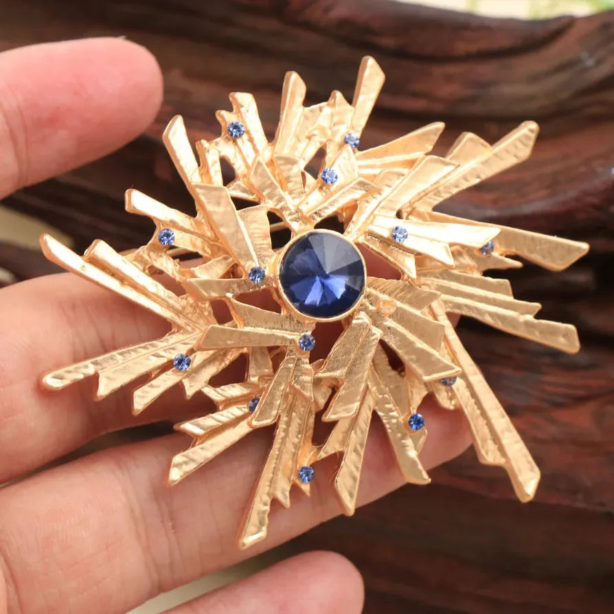 Classic Sunflower Brooch for Men & Women Wedding Gift Accessory