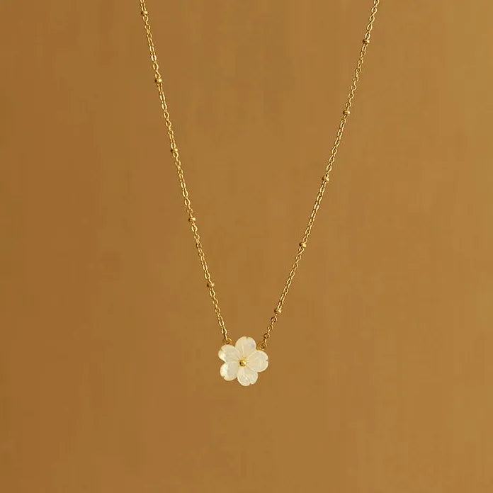 Gold Shell Flower Stainless Steel Pendant Necklace for Women Vintage Luxury