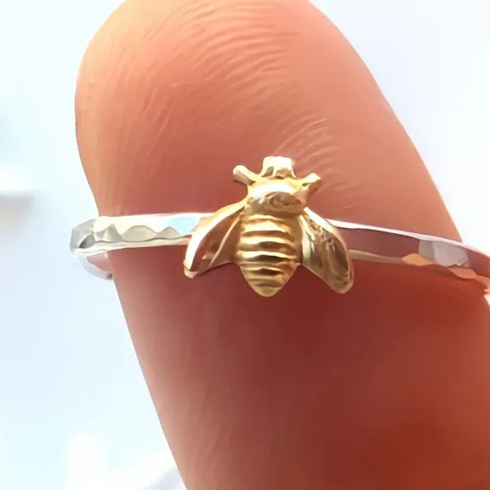 Bee Shape Zinc Alloy Ring for Women and Teens Stylish Fashion Accessory