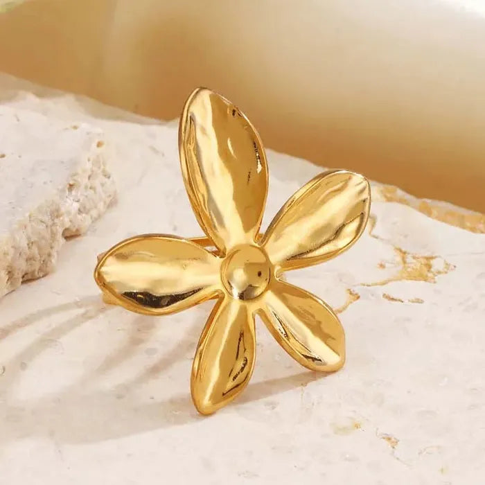 Adjustable Stainless Steel Flower Ring for Women Vintage Gold Petal Jewelry Gift