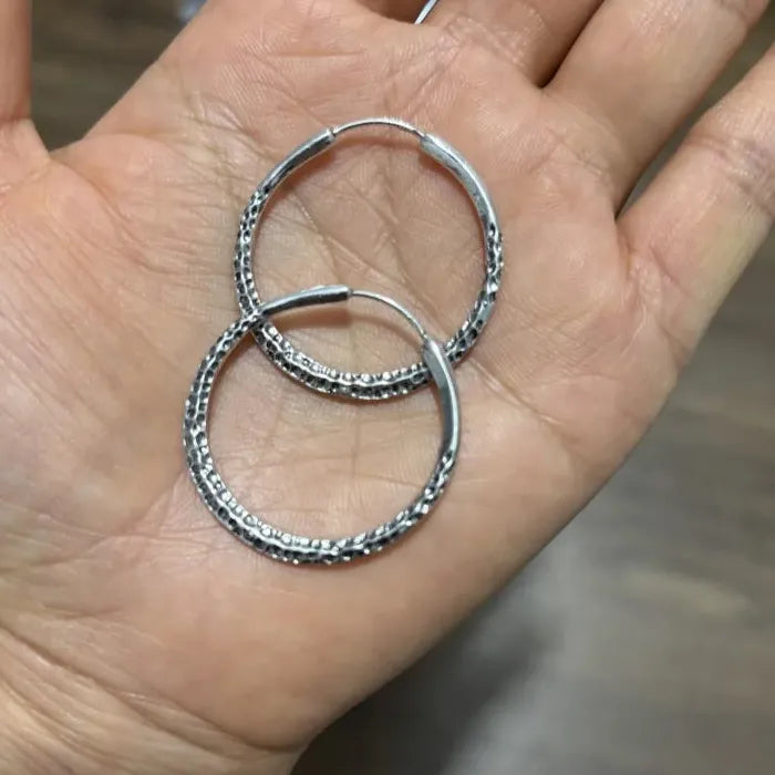 Simple Big Zinc Alloy Metal Hoop Earrings for Women Carved Serrated Circle