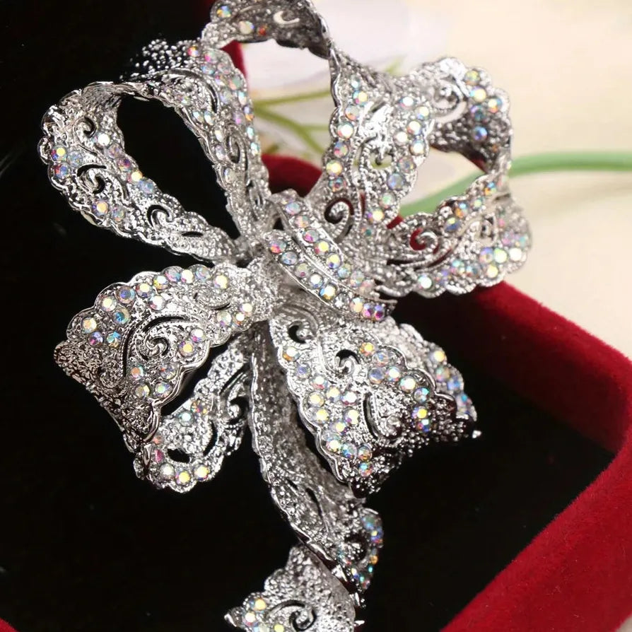 Luxury Classic Bow Flower Brooch Pin Gift for Men & Women