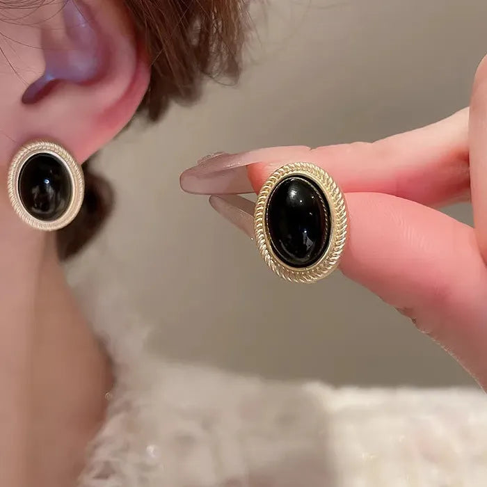 2024 Retro Gold Metal Black Round Stud Earrings Elegant Party Jewelry