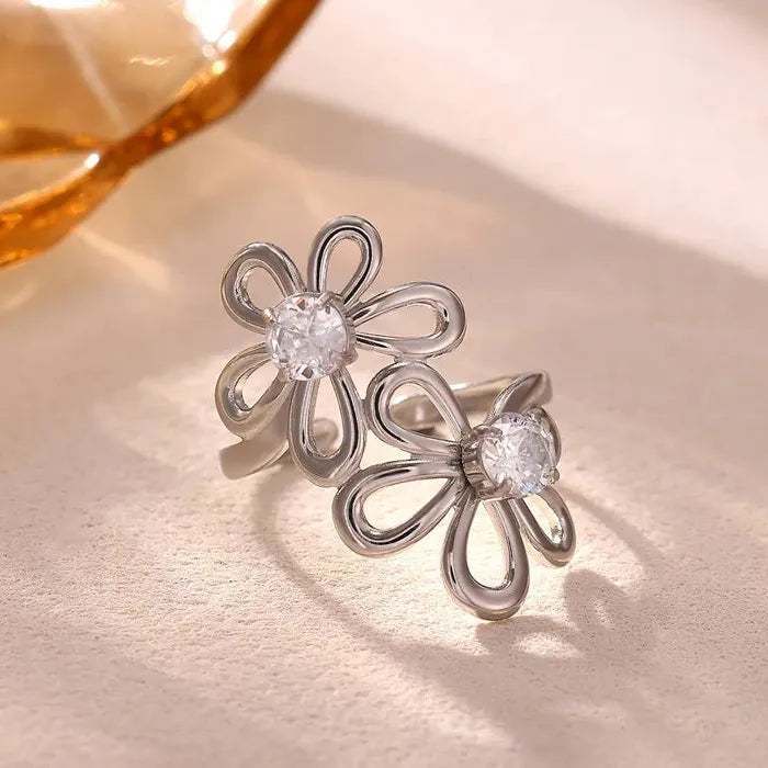 Adjustable Luxury Flower Hollow Stainless Steel Ring for Women with Zircon Stone