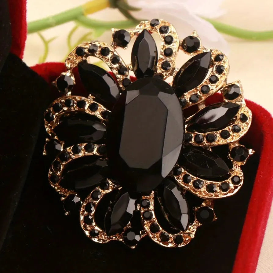 Luxury Openwork Floral Brooch Classic Gift for Men and Women