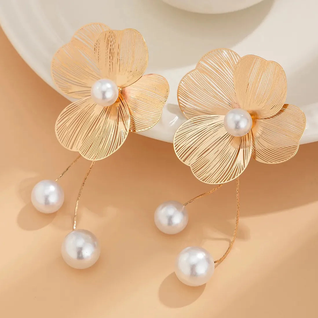 Vintage Drop Oil Flower Plant Motif Steel Needle Earrings for Women