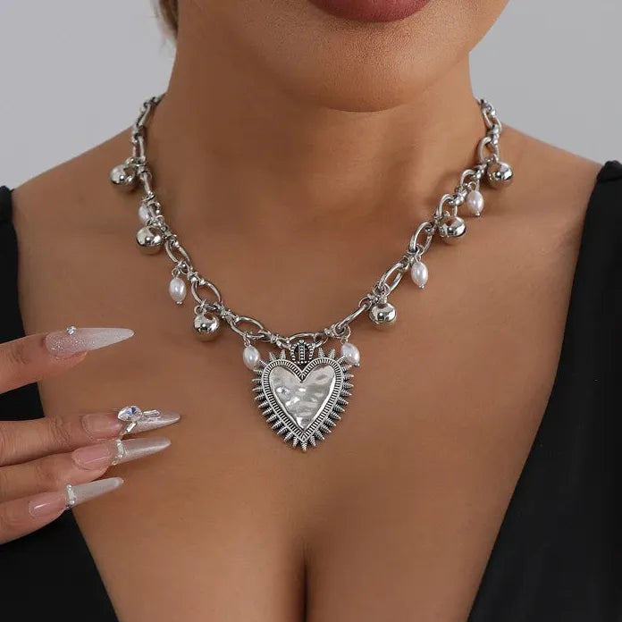 Vintage Heart Thorn Pendant Necklace with Pearl Ball Zinc Alloy Gift