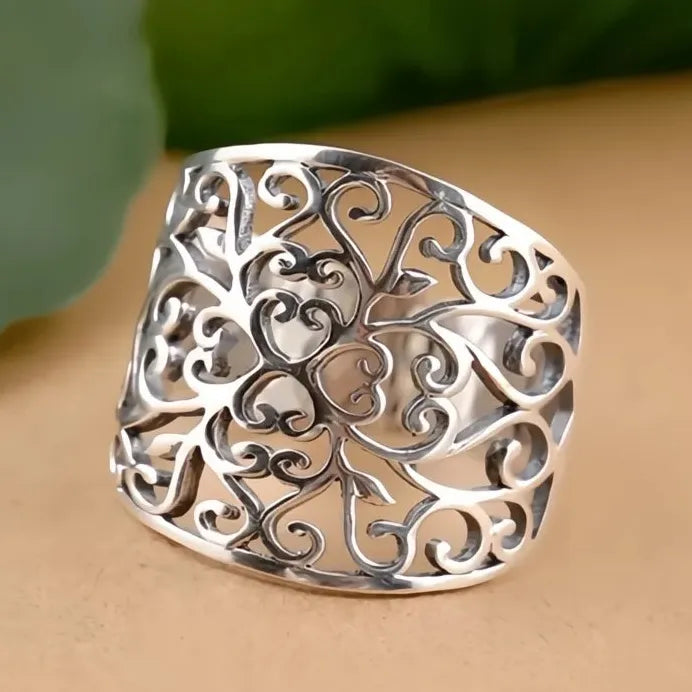 Hollow Engraved Geometric Women’s Ring Luxury Wedding Party Jewelry Gold Silver