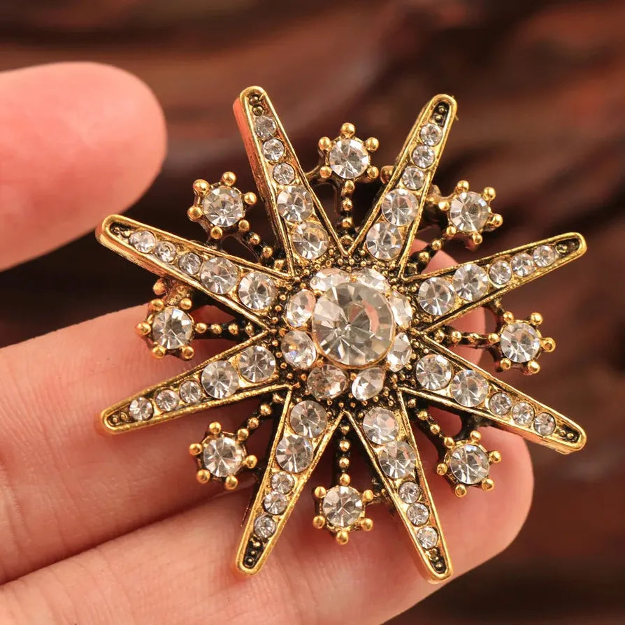 Vintage Snowflake Brooch Elegant Jewelry Gift for Men & Women