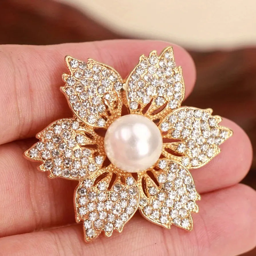 Classic Floral Openwork Brooch Wedding Gift for Men and Women