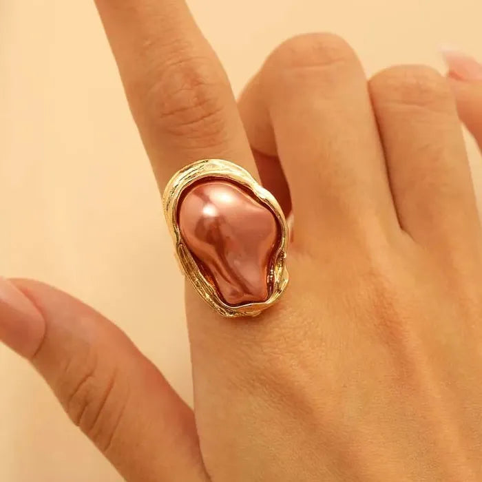 Adjustable Women’s Pearl Ring Featuring Irregular Geometric Design Symbolizing Purity