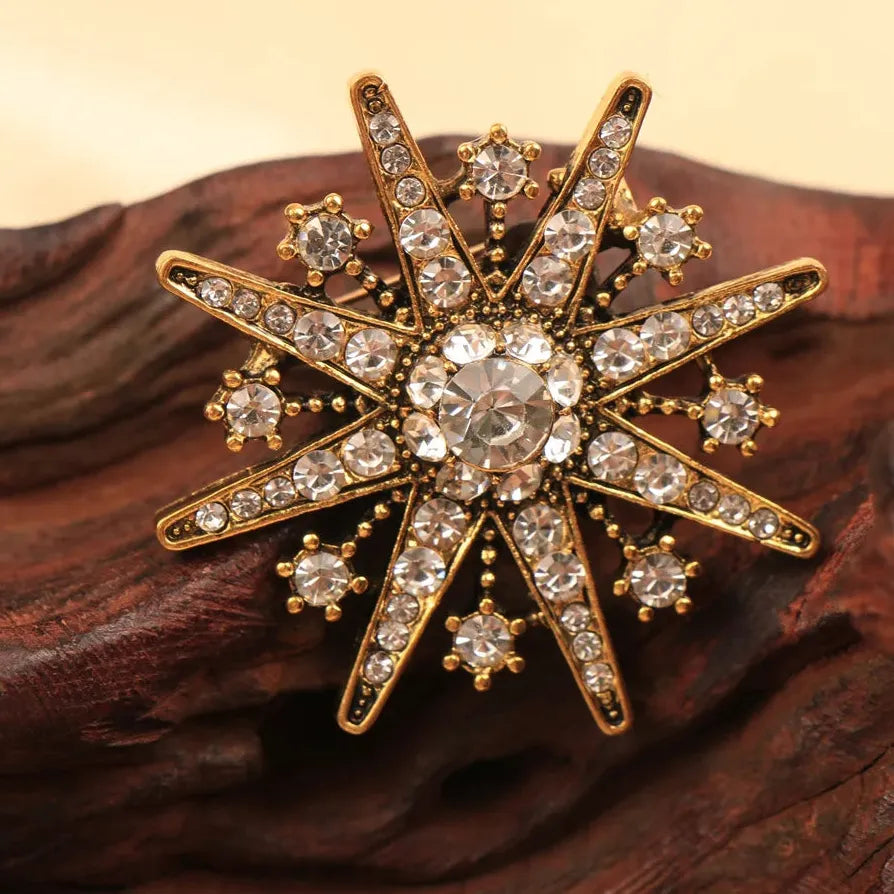 Vintage Snowflake Brooch Elegant Jewelry Gift for Men & Women