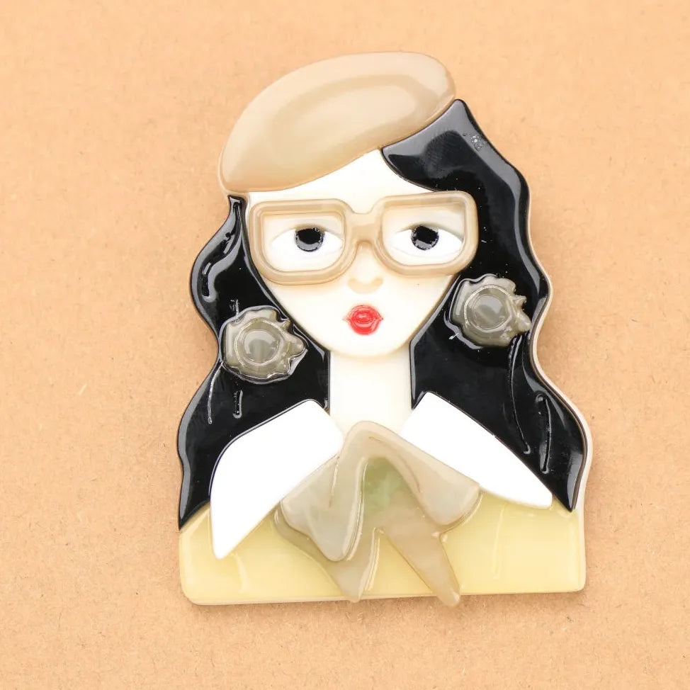 Delicate Acrylic Eye Brooch Pin for Women Classic Fashion Accessory
