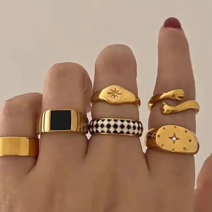 8Pcs Vintage Gold Metal Tulip Flower Rings Set Featuring Rhinestones for Women