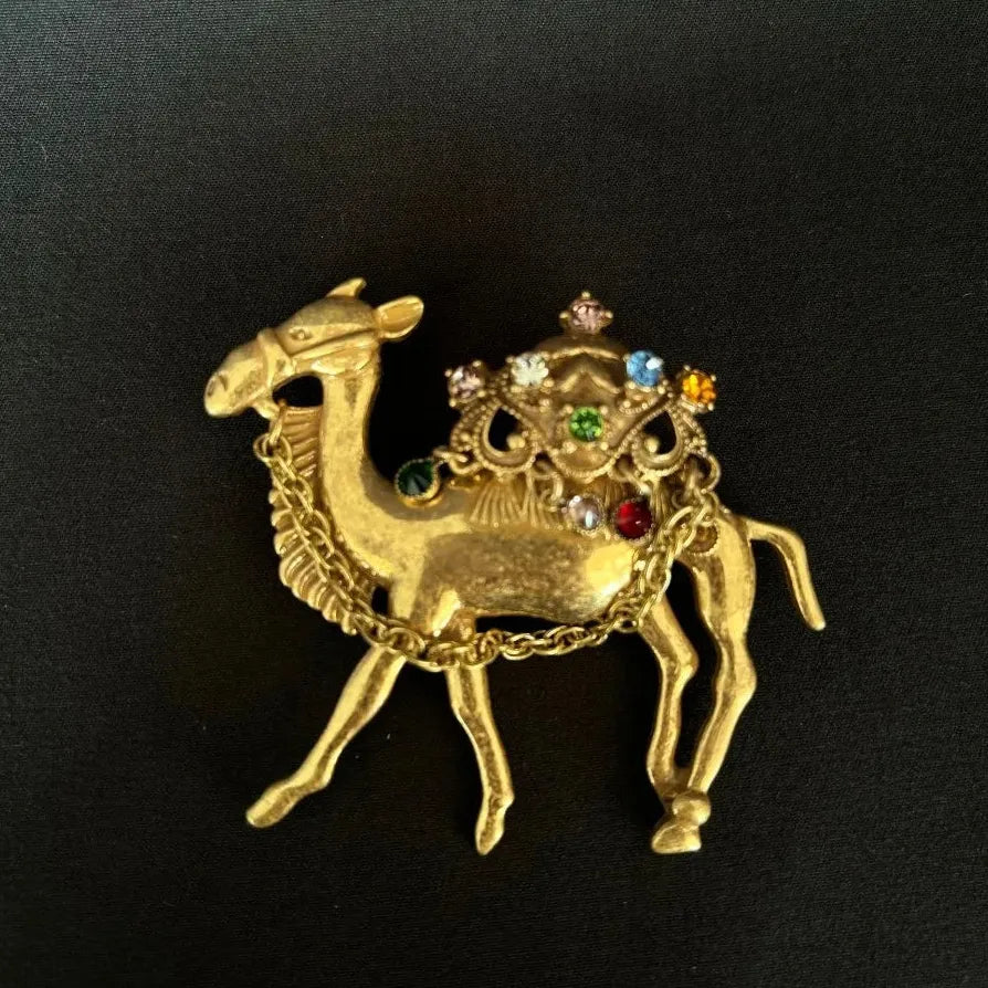 Classic Luxury Camel Animal Brooch Pin Gift for Men & Women