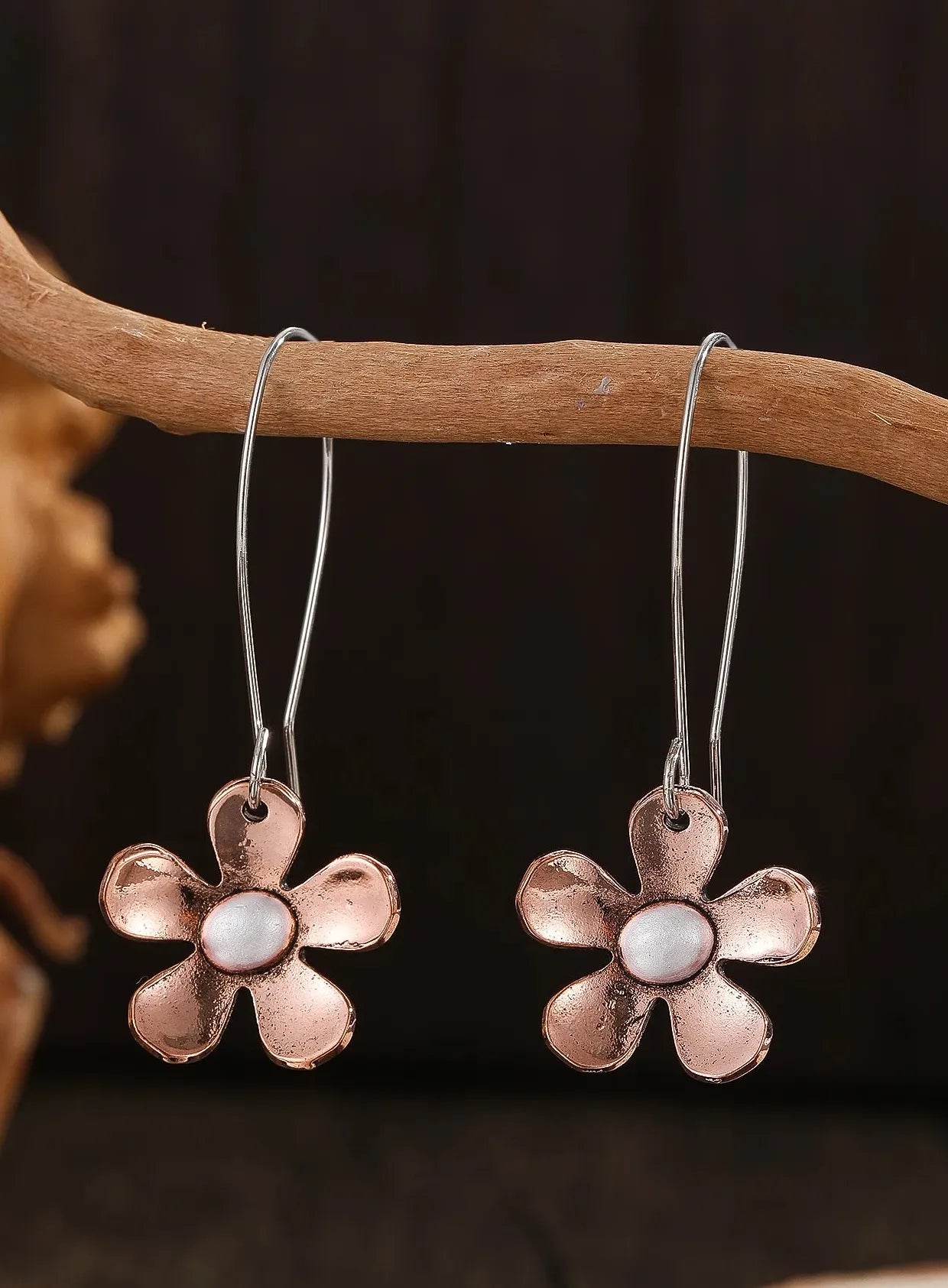 Vintage Alloy Flower Pendant Drop Earrings for Ladies Minimalist Jewelry