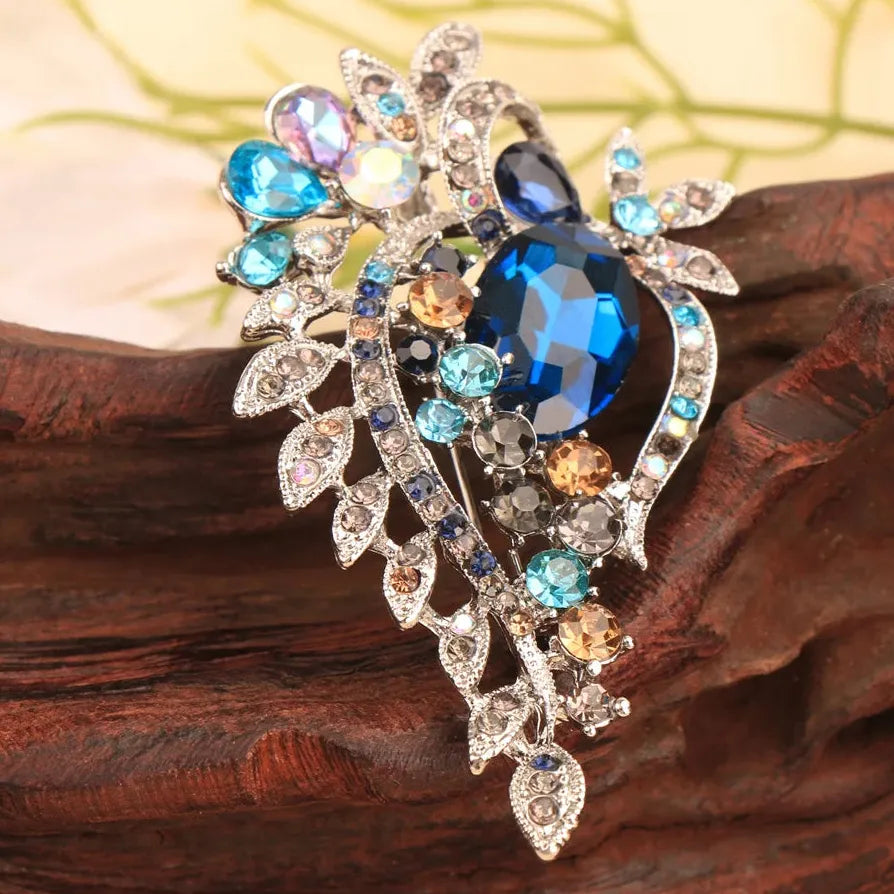 Luxury Openwork Floral Brooch Classic Gift for Men and Women