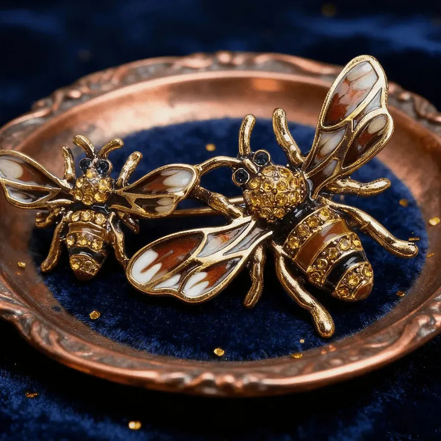 Classic Bee Brooch for Men Women Wedding Party Gift Accessory