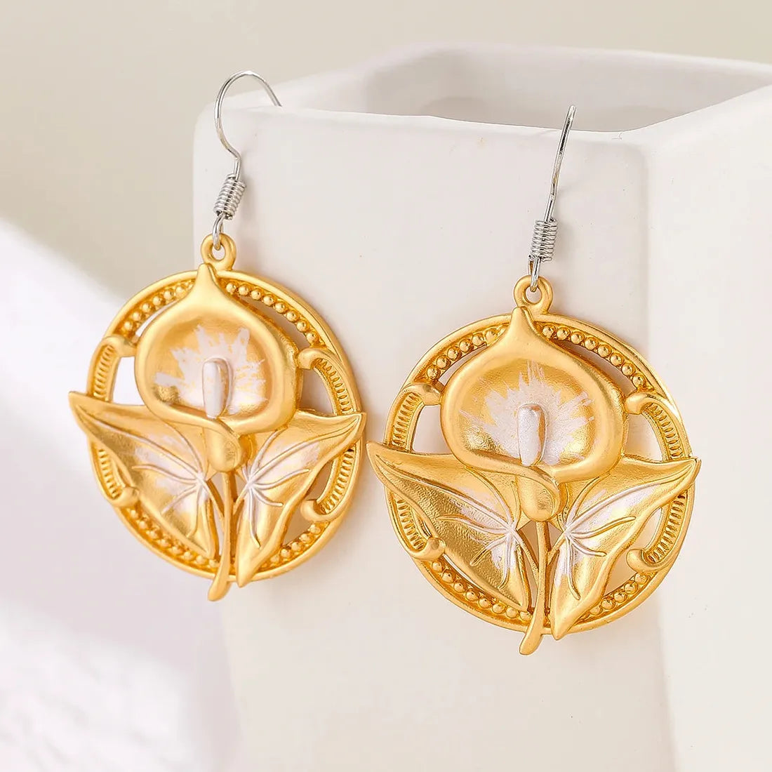 Vintage Bohemian Carved Flower Pendant Pearl Drop Earrings for Women Gift