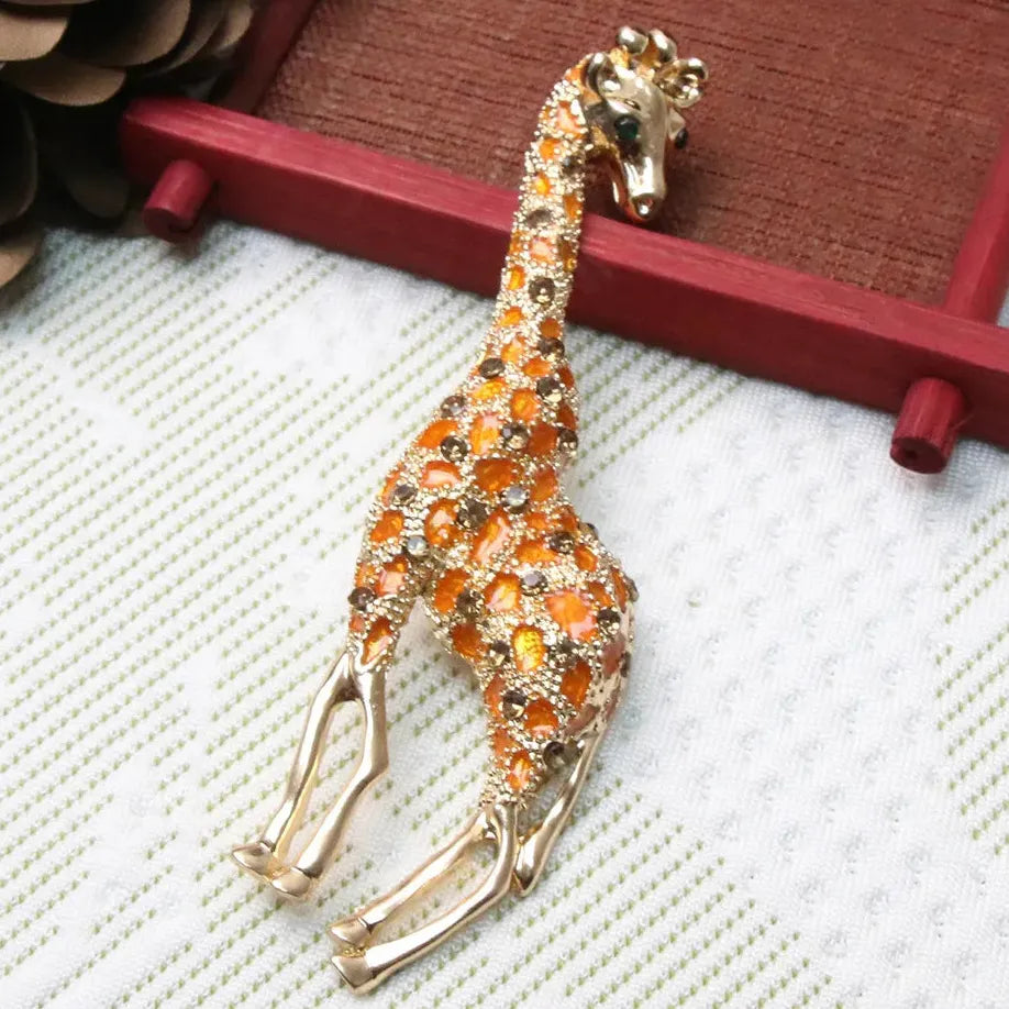 Luxury Giraffe Brooch for Men and Women Stylish Gift Accessory
