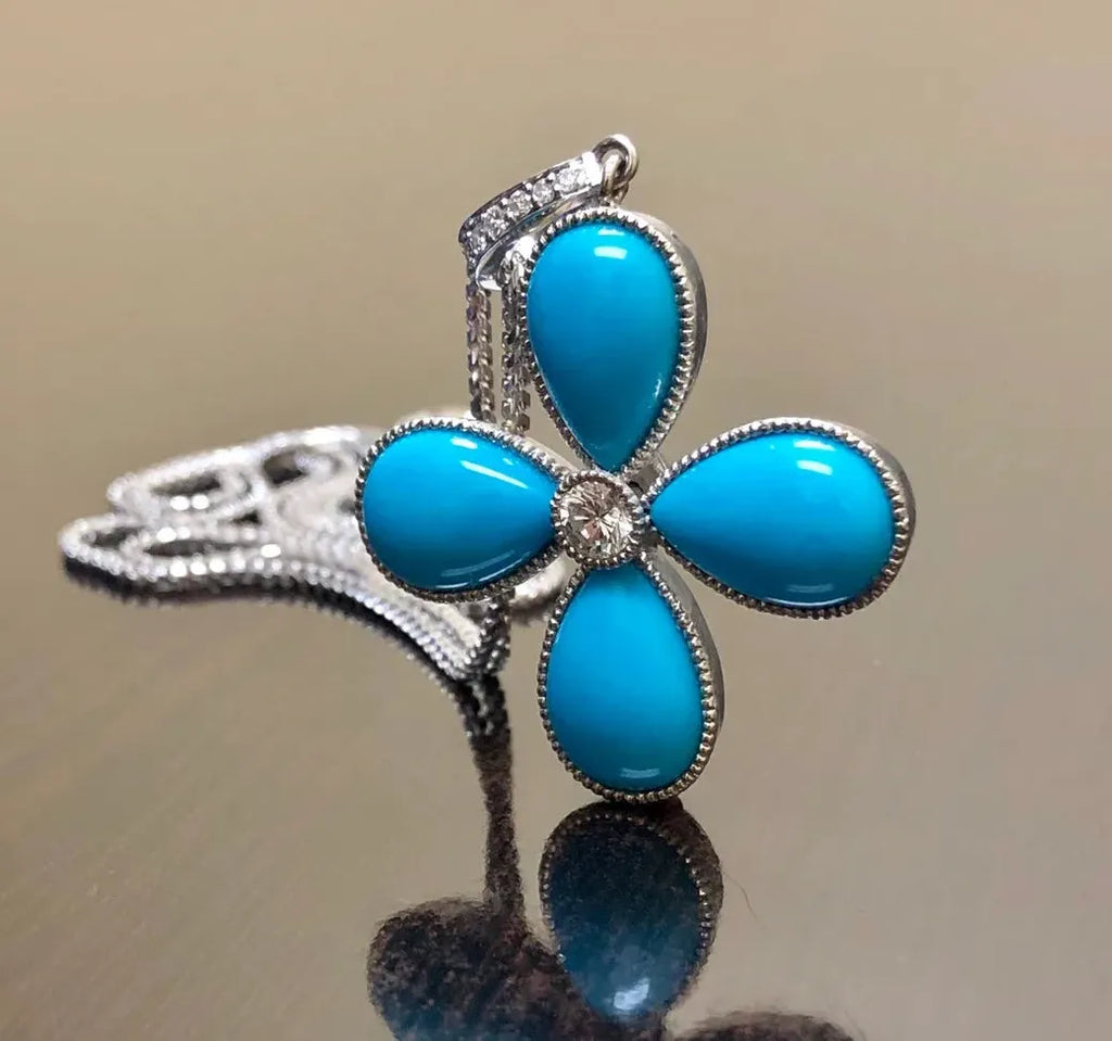 Fashionable Clover Pendant Necklace for Women Silver Plated Zinc Alloy Chain