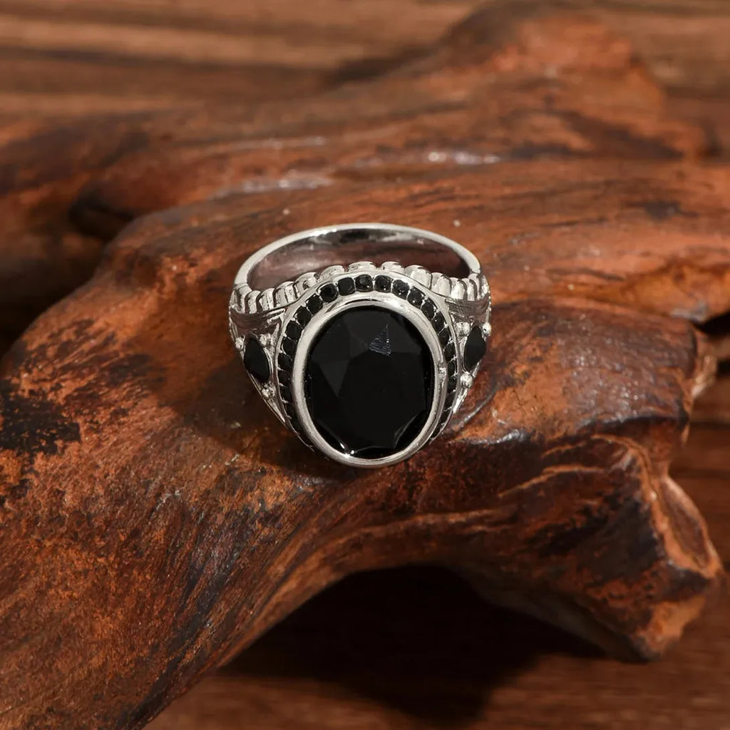 Vintage Men's Zinc Alloy Ring Inlaid with Black Gem for Banquet Business Jewelry