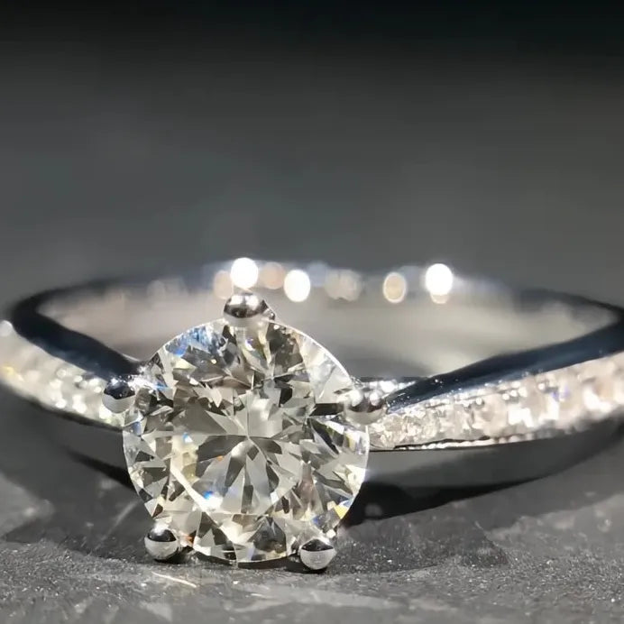 Elegant Geometric Claw Cubic Zirconia Brass Ring for Women Engagement
