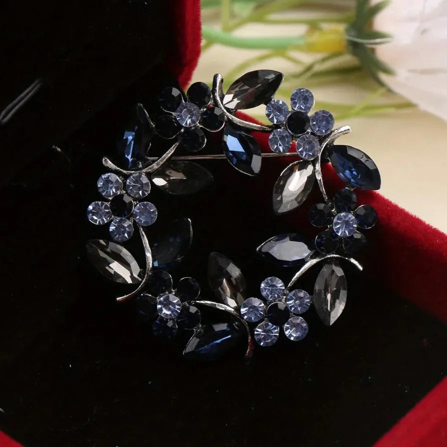 Classic Floral Wreath Brooch Wedding Gift for Men & Women