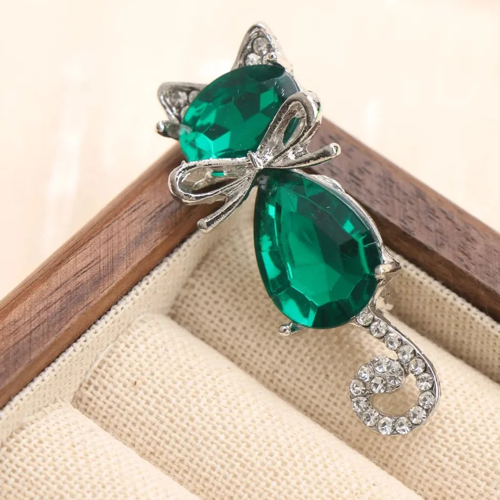 Classic Cat Brooch for Men & Women Wedding Gift Elegant Accessory