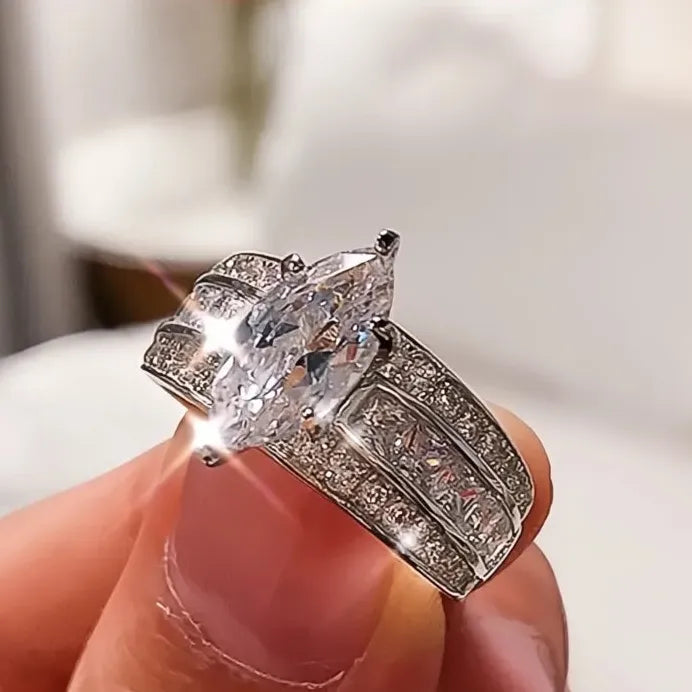 Elegant Women's Marquise Cubic Zirconia Brass Wedding Ring Geometric Band