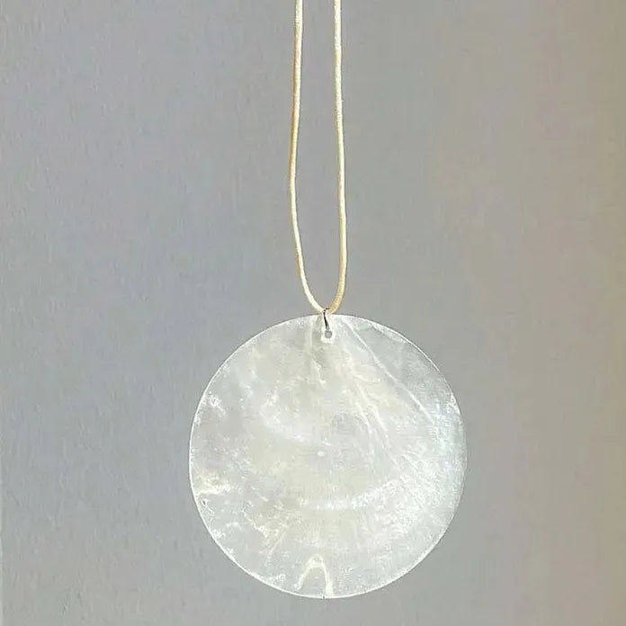 Minimalist White Shell Round Pendant Necklace Women Multi-layer Chain Fashion