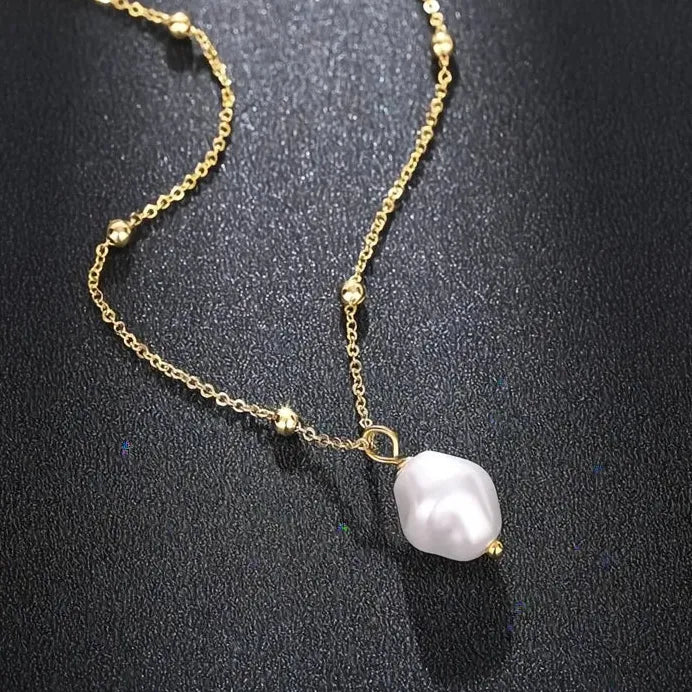 Elegant Women’s Irregular Pearl Pendant Necklace Trendy Chic Jewelry