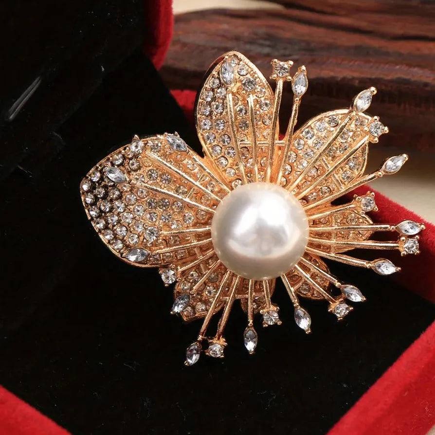 Luxury Classic Flower Brooch Pin Elegant Jewelry for Women Men