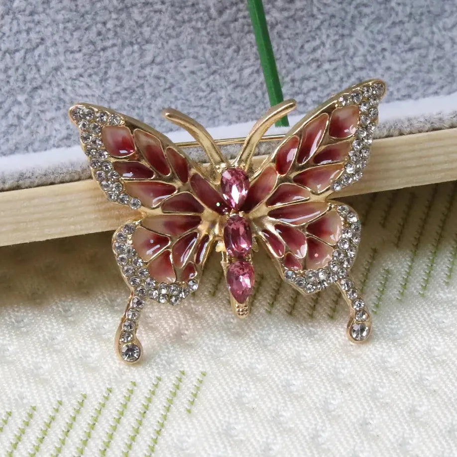 Luxury Butterfly Brooch Gift for Men and Women – Elegant Style Accessory