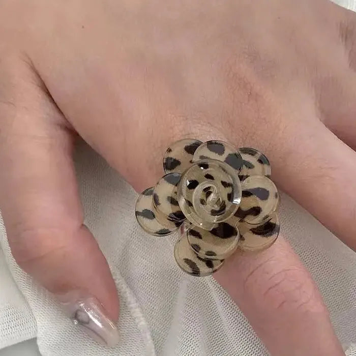 Retro Acrylic 3D Flower Rings for Women Black Polka Dot Leopard Print Gift Jewelry