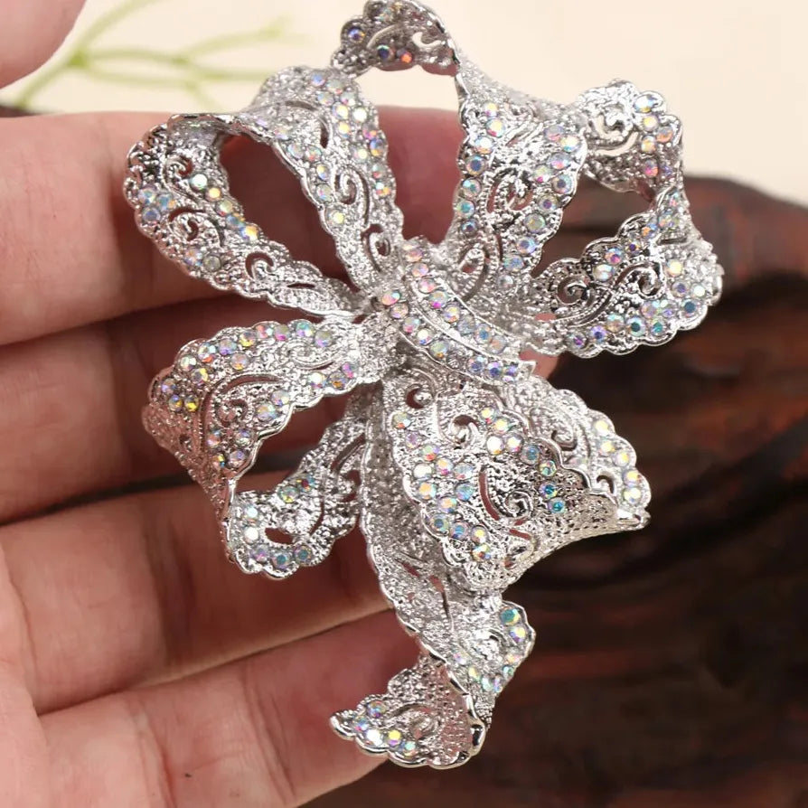 Luxury Classic Bow Flower Brooch Pin Gift for Men & Women