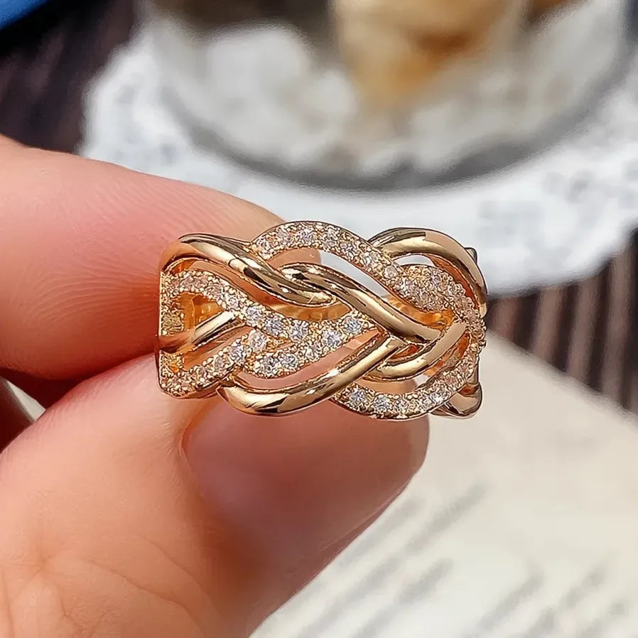 2022 Trendy Gold Brass Women's Wedding Band Ring with Cubic Zirconia