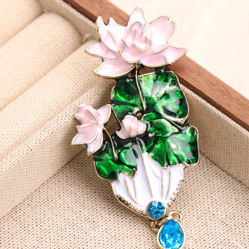 Luxury Chinese-Style Lotus Leaf Brooch for Women Elegant Gift Accessory