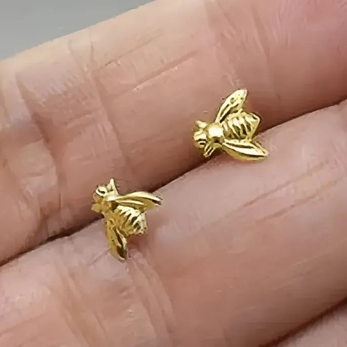 Dainty Geometric Bee Stud Earrings Copper Alloy Fashion Jewelry Gift for Women