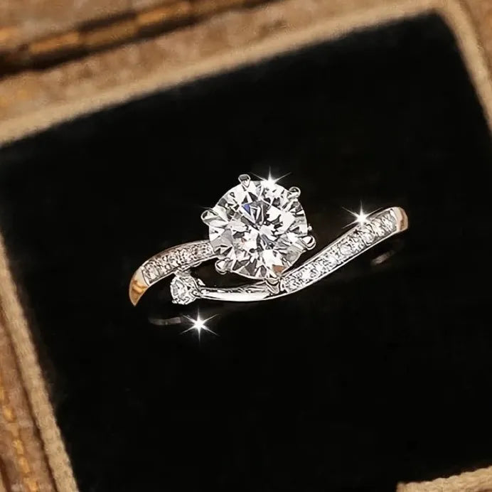 Graceful Women's Wedding Band with Round Cubic Zirconia Proposal Ring