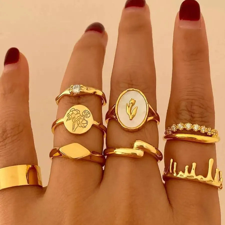 8Pcs Vintage Gold Metal Tulip Flower Rings Set Featuring Rhinestones for Women