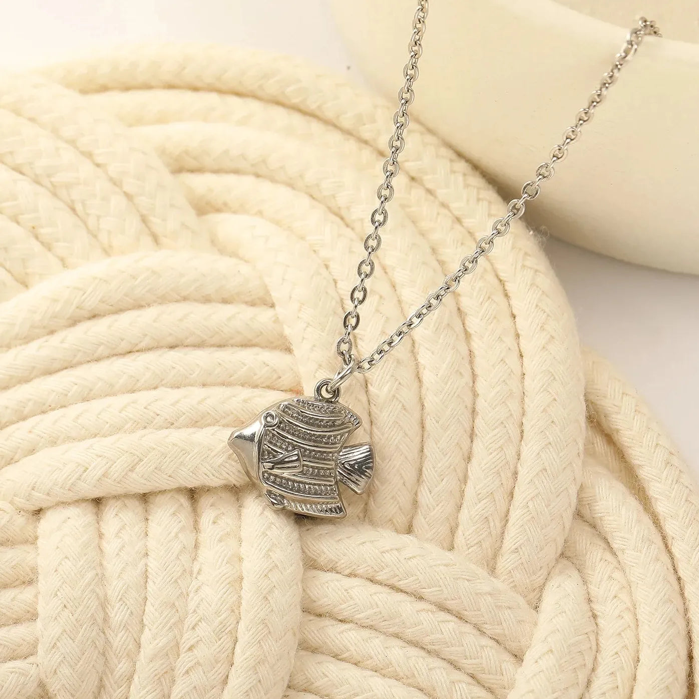 18k Gold Plated Stainless Steel Geometric Pendant Necklace for Women Stylish Gift